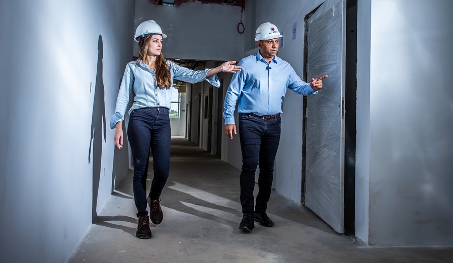Prefeito Marcos Tonho vistoria obras do Novo Hospital Municipal em Santana de Parnaíba