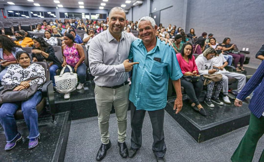 Prefeito Marcos Tonho acompanha integração de 180 novos membros do Projeto Crescer em Santana de Parnaíba