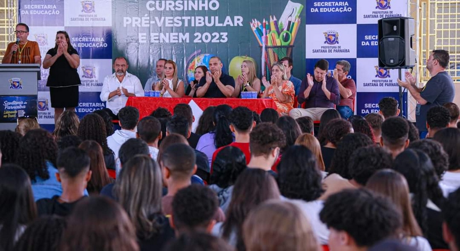 Prefeito Marcos Tonho participa de Aula inaugural de cursinho pré-vestibular em Santana de Parnaíba