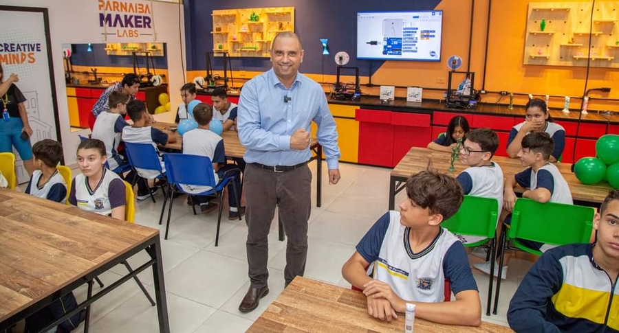 Prefeito Marcos Tonho inaugura projeto de ensino de robótica em unidades escolares de Santana de Parnaíba