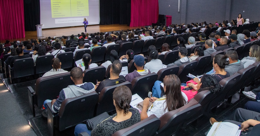 Projeto Crescer de Santana de Parnaíba inicia ciclo de atividades 2024 com palestra de cunho motivacional