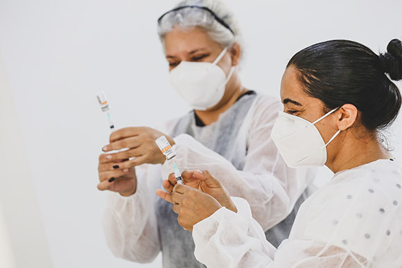 Santana é a cidade da região com maior percentual de pessoas totalmente imunizadas