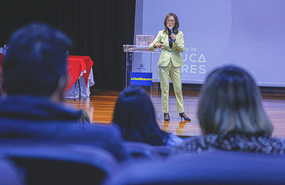 Educadores participam de treinamento de inteligência emocional